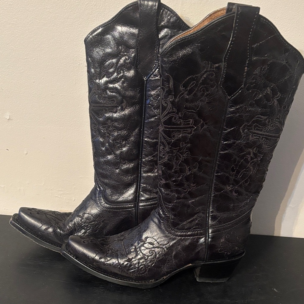 G Circle G Elegant Embroidered Black Embossed Leather Cowboy Boots